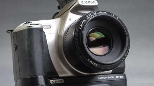 Купити Об&#039;єктив фотообъектив Canon EF EF-s Canon Lens EF 50mm 1:1.8 версия II ф52мм Вживане