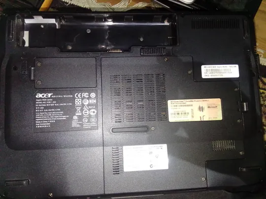 асер 5420. 2 ядра коре дуо.200гб ндд,2 гб озу.ноут і зарядне.батерку може знайду же трохи живу. Продаж