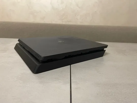 Ігрова приставка Sony Playstation PS4 CUH-2215B Slim, 500GB З аукціону