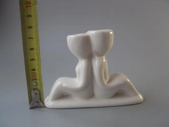Фигура фарфор подсвечник миниатюра пара сидит №10352 Недорого