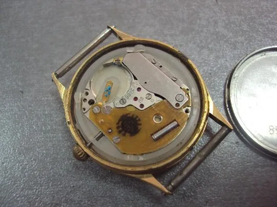 часы наручные полет кварц Х съезд досааф ссср позолота №454 З аукціону