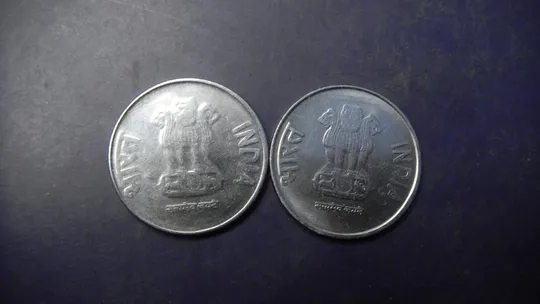 Купити 1 рупія Індія 2015 (два різновиди)