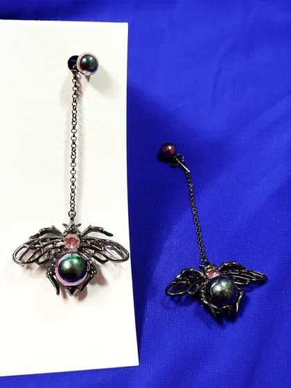 фото, Сережки-жуки асиметричні (б/у) — біжутерія, зелений/ бірюзовий