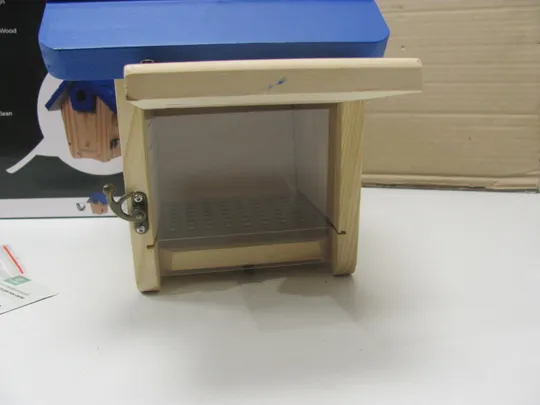 Синій пташиний будиночок Kingsyard для виходу на вулицю - ящик для гніздування з кедрового дерева з панеллю для чіткого огляду та захистом від хижаків (15) Продаж