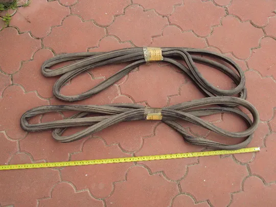 Купити Резина уплотнитель стекла к автомобилю Нива 21210 тип. ВАЗ 1992 лот 2 шт №15908