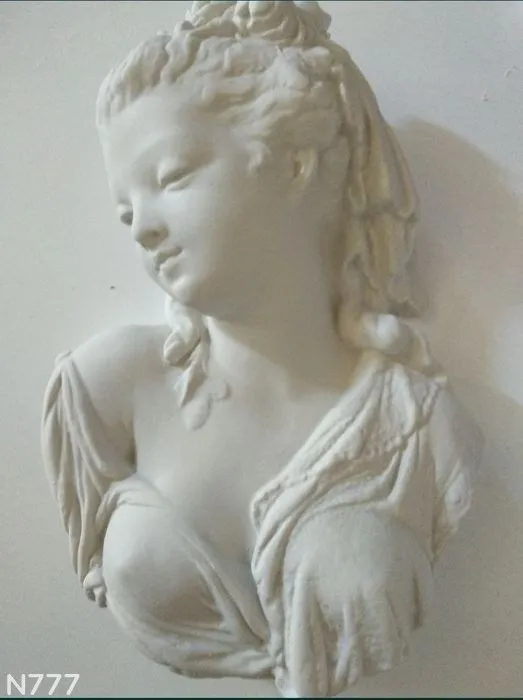 Гіпсовий барельєф дівчини Ціна