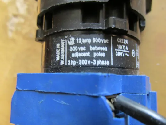 ПАКЕТНИЙ  ПЕРЕМИКАЧ KRAUS  12A 600V Продаж