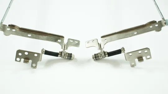 Петлі для ноутбука Toshiba Satellite A500 (AM077000800-L + AM077000900-R) (ліва+права) З аукціону