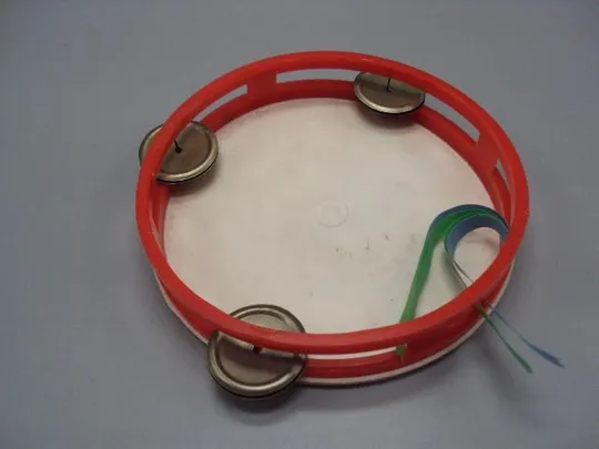 Детский музыкальный инструмент бубен с рисунком украинский танец игрушка ссср 3 х 14,8 см №13456 Інтернет-аукціон