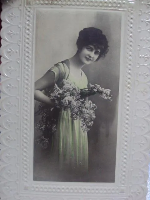 открытка девушка с цветами 1925 №1491 Ціна