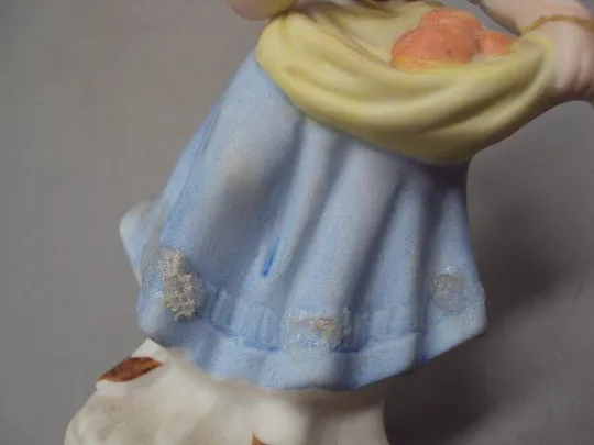 Фигура фарфор статуэтка Германия девочка с яблоками высота 12,3 см под реставрацию №596м Характеристики