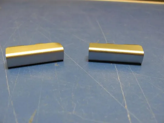 №200-9 Заглушки петлей для Dell Latitude E6520 оригінал Продаж