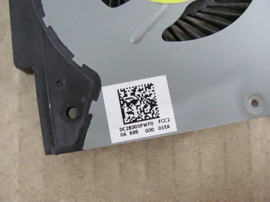 номер0389-7 Вентилятор (кулер, FAN) DC28000FWF0 для  LENOVO IdeaPad 500 500-15ISK  Z51-70  Y50C оригінал З аукціону