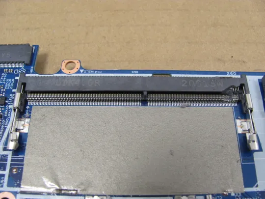 822-35 материрнська плата 0H84J0 GDYT7  SRGKX  i5-10310U для Dell Latitude 5310 5300  2-in-1 оригінал Де купити