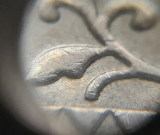 (8196) 1 гривня 2003 зминання елементів зображення на реверсі, лишній метал (1 гривна 2003 брак) Де купити