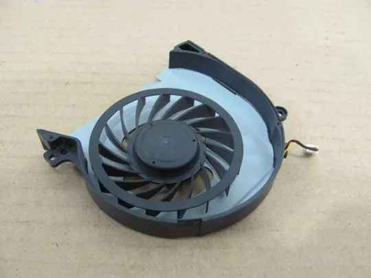 568-13 Вентилятор (кулер, FAN) 0W3M3P для Dell XPS 15 L502X L501X P11F оригінал Продаж