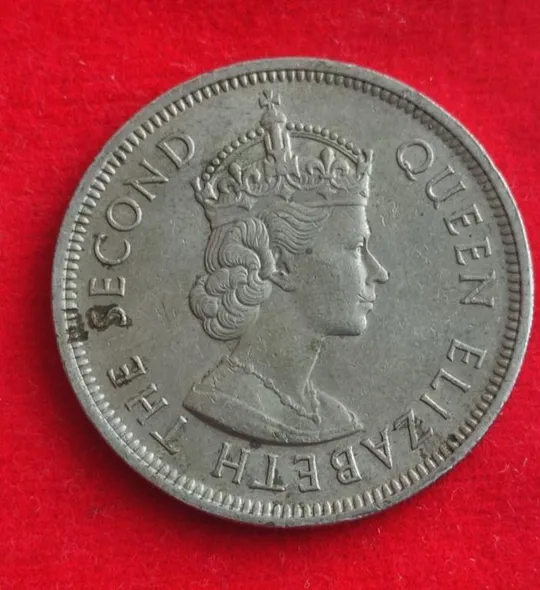 1972 год монета гонконгский доллар Елизавета 2-я, британский лев держит земной шар gn248 Ціна