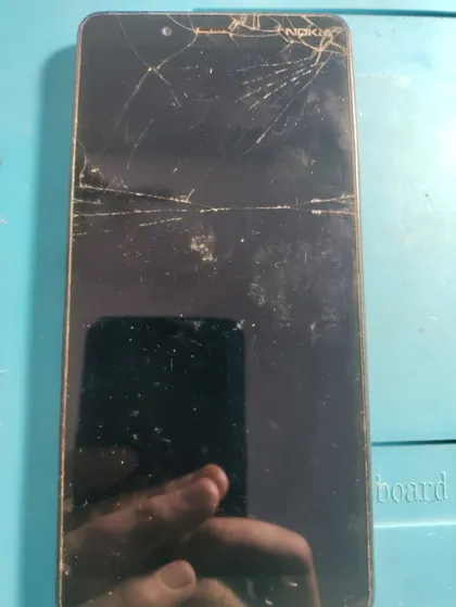 фото, Nokia TA1130 включається.битий екран