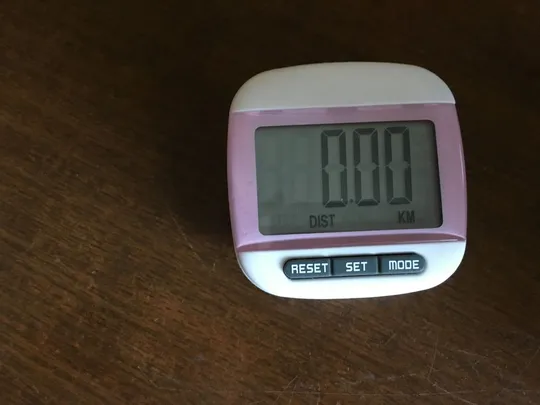 Купити Педометр шагомер на прищепке б.у. 1 раз