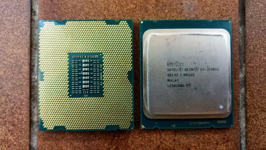 8х ядерный процессор Intel Xeon E5-2640 V2 SR19Z 8C/16HT 2.00-2.50GHz/20M/7.20GT/s 95W Sandy Bridge Вживане Ціна