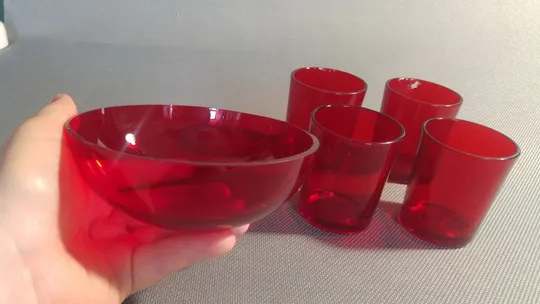 Набір піалка креманка салатниця цукерниця та стопки 4шт червоне фарбоване скло Німеччина Вживане На торгах