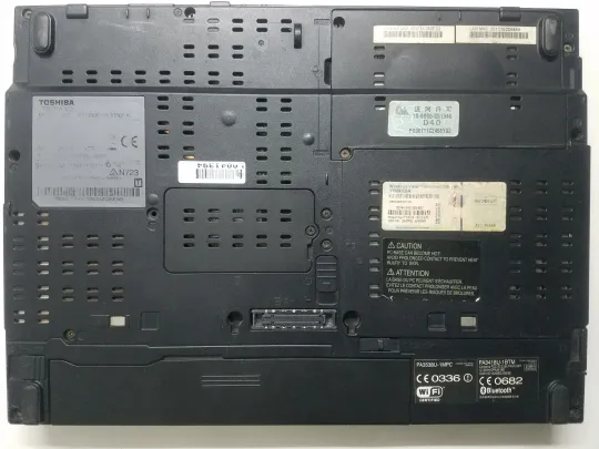 Ноутбук Toshiba Tecra M9 / 14.1" TN / Intel Core 2 Duo T7500 (2 ядра по 2.2GHz) / 2GB DDR2 / 160GB HDD Де купити