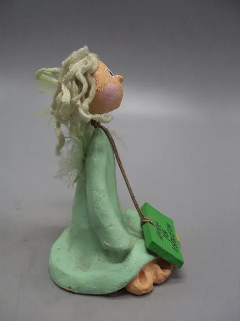 Фигура керамика статуэтка миниатюра сувенир Ангел с табличкой ангелочек высота 11 см №4007 Інтернет-аукціон