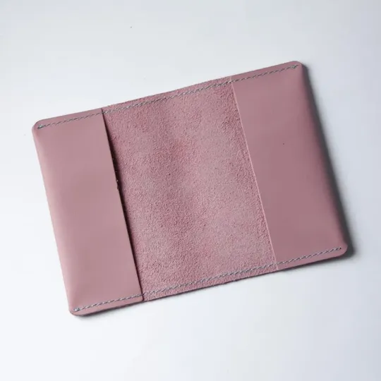 Купити Обкладинка для паспорта "I'm Bitch" рожева з посрібленням (блакитна нитка)