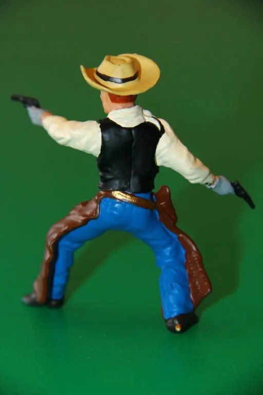 Купити КОВБОЙ З КОЛЬТОМ PAPO Франція 90-100мм № по каталогу 39503