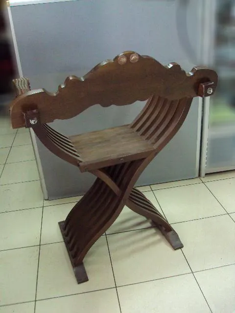 Кресло дерево Европа раскладной стул в стиле ренессанс на подлокотниках голова льва лот 3 шт №13465 Недорого