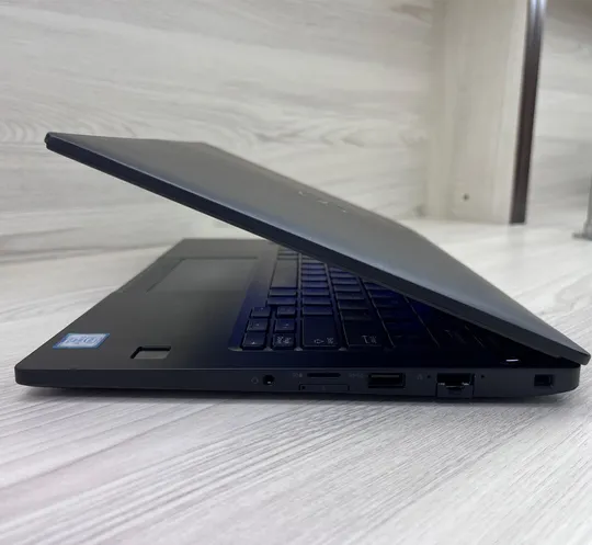 Ультрабук Dell Latitude 7380 13.3” FHD Intel Core i7 8GB SSD NVMe 256G Де купити