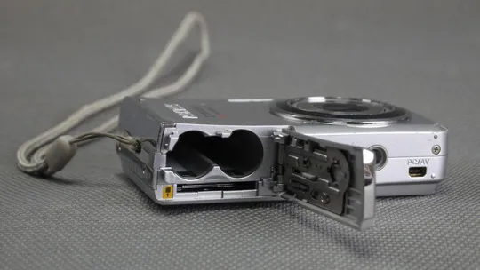 Цифровой фотоаппарат 10.0Mpix Pentax Optio E60 + x3.0 Pentax lens Вживане Де купити