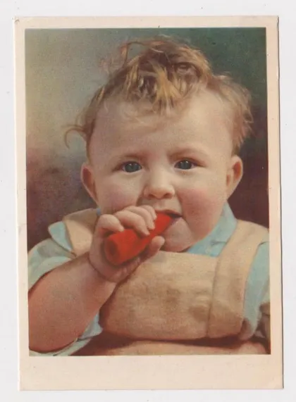 фото, КАКАЯ ВКУСНАЯ МОРКОВКА - МАЛЫШ - ДЕТИ = 1956 г. = ИГНАТОВИЧ = чистая = тираж 75 тыс.