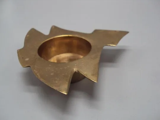 Подсвечник елка латунь елочка высота 2,1 см, длина 10,4 см, ширина 10,2 см вес 90,84 г №14569 Продаж