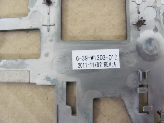 №303-32 Кришка дно піддон корпуса 6-39-W1303-012 для BLUECHIP оригінал Недорого