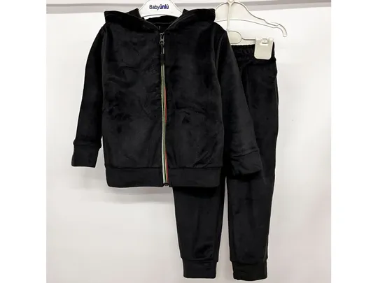 Дитячий велюровий костюм з утепленням, ціна залежить від розміру Ціна