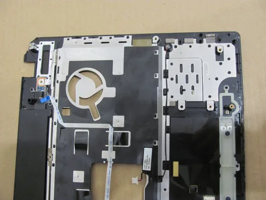 550-31 Кришка панель палмрест та тачпад 60.4M437.002 для LENOVO IdeaPad Z570, Z570A, Z575 оригінал Характеристики