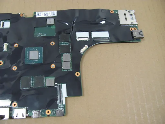 850-14 материнська плата  EP520 NM-B562 01YU211   i7-8750HQ   для Lenovo Thinkpad  P52 оригінал Недорого