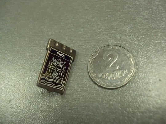 знак герб рига серебряная корона ситалл №6489 Ціна