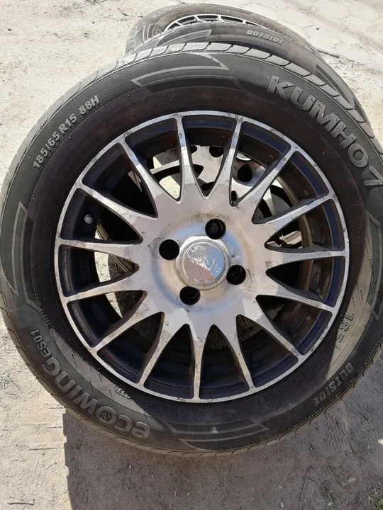Комплект літніх шин KUMHO ECOWING ES01 на дисках DBV, в гарному стані без будь яких дефектів. Де купити