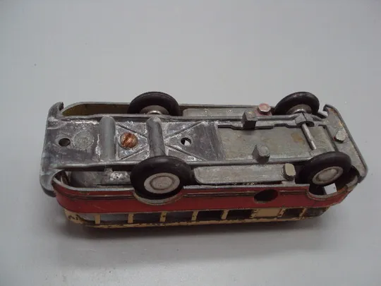 Модель машинка бус ЗИС-155 или ЗИС-154 автобус транспорт 50-е года заводная металл 4,5х12 см №15601 Характеристики