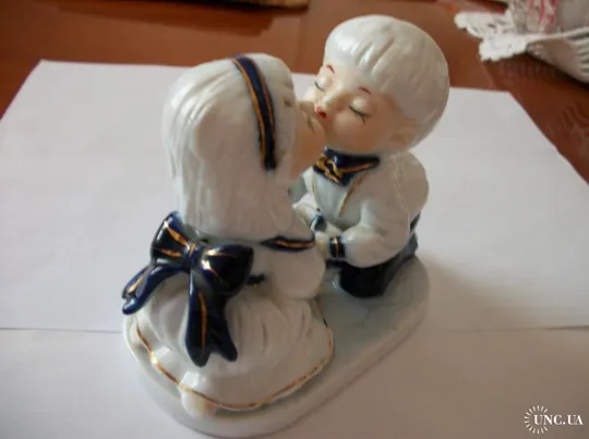 Фигурка Мальчик и Девочка. Производство EM. [Exclusive Collection]. Эксклюзивная Коллекция З аукціону