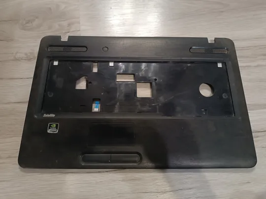 Верхня частина корпуса (топкейс) з тачпадом для ноутбука TOSHIBA Satellite C670 Ціна