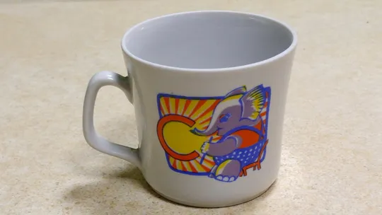 Купити Чашка дитяча стара радянська порцеляна Слон та літера "С" Полонне Вживане