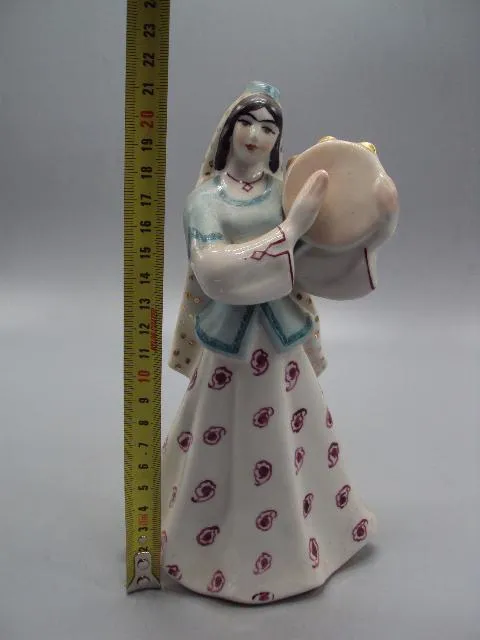 Купити Фигура фарфор Киев девушка азербайджанка с бубном Восточный Азербайджанский танец 21,3 см №13918