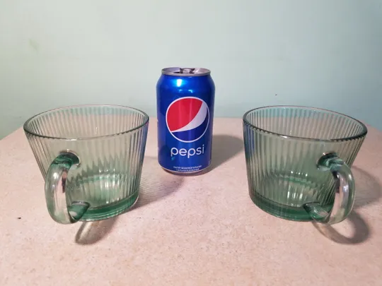 Чашки пара зелене кольорове ріфльоне скло 300мл Вживане Продаж