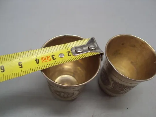 Рюмка стопка цветы В.П. 1884 серебро 84 проба позолота рюмки стопки вес 46,56 г лот 2 шт №239 Де купити