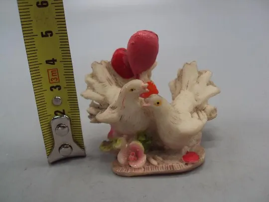 Фигурка пластик статуэтка миниатюра голуби с сердечком сувенир высота 4,8 см №14179 З аукціону