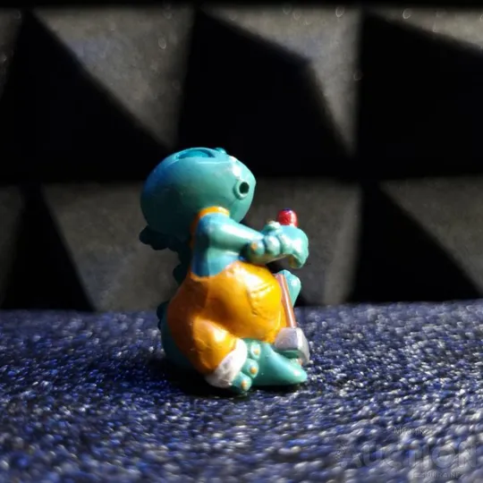 Фігурка Динозавр-будівельник з Кіндер Сюрприз (Ферреро), 1995 рік. Продаж