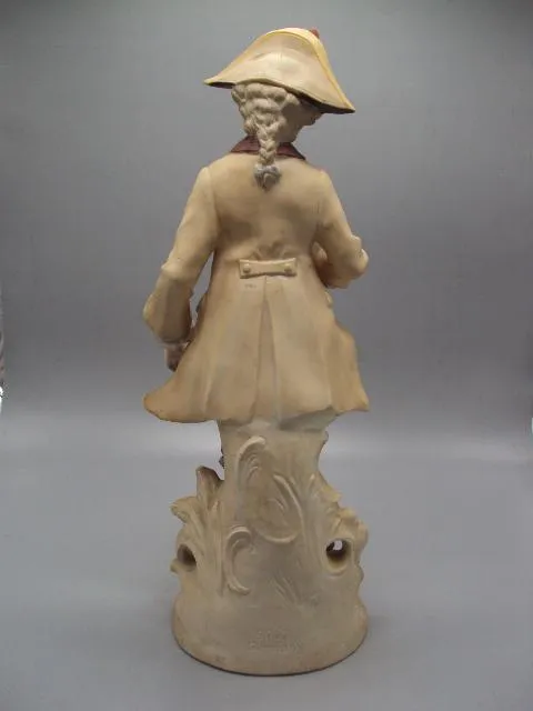 Фигура фарфор статуэка Германия клеймо PR кавалер с письмом свитком и розой высота 39 см №14497 Продаж